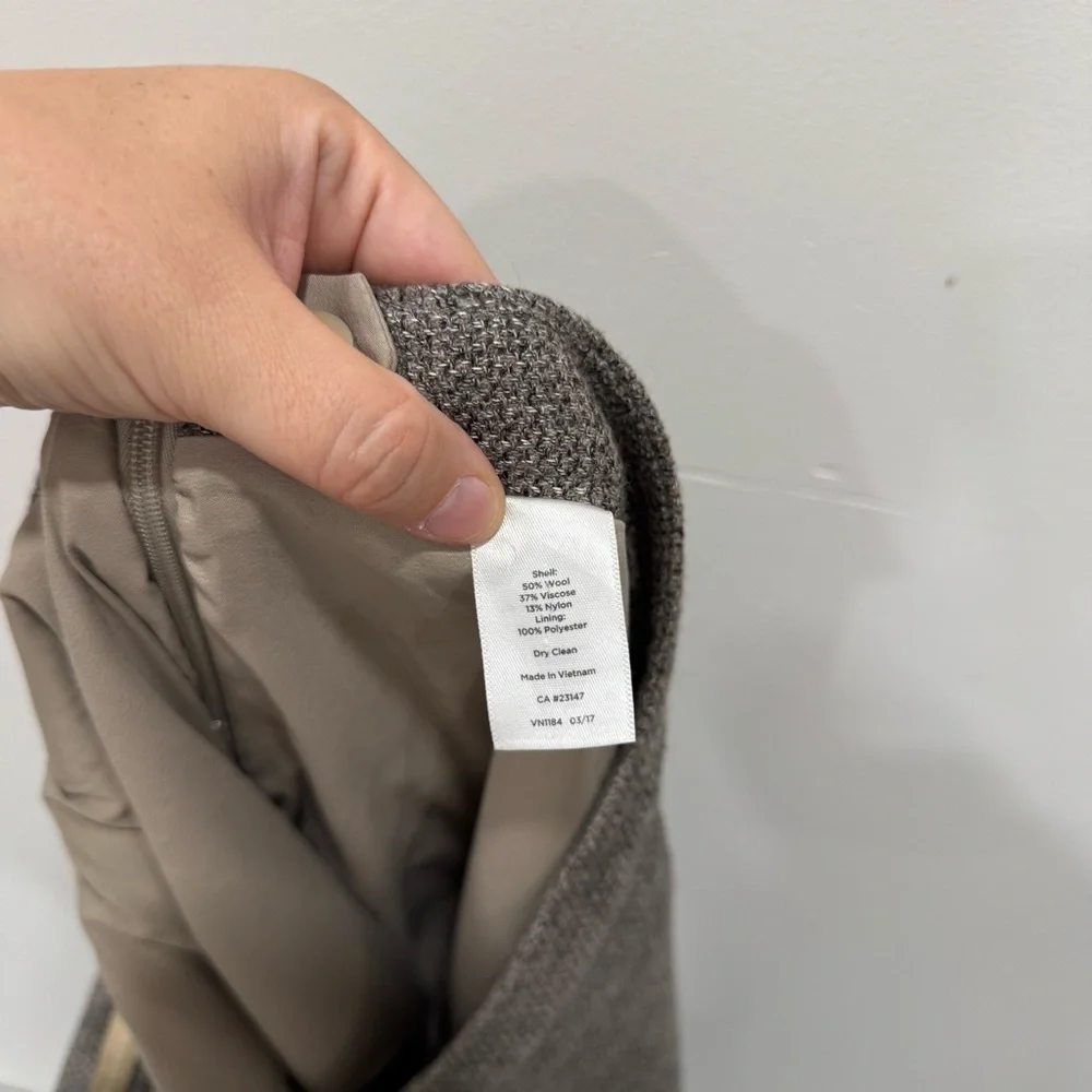 Talbots Italian Wool Blend Tapered Ankle Pants Tan Size 8 - Picture 8 of 9